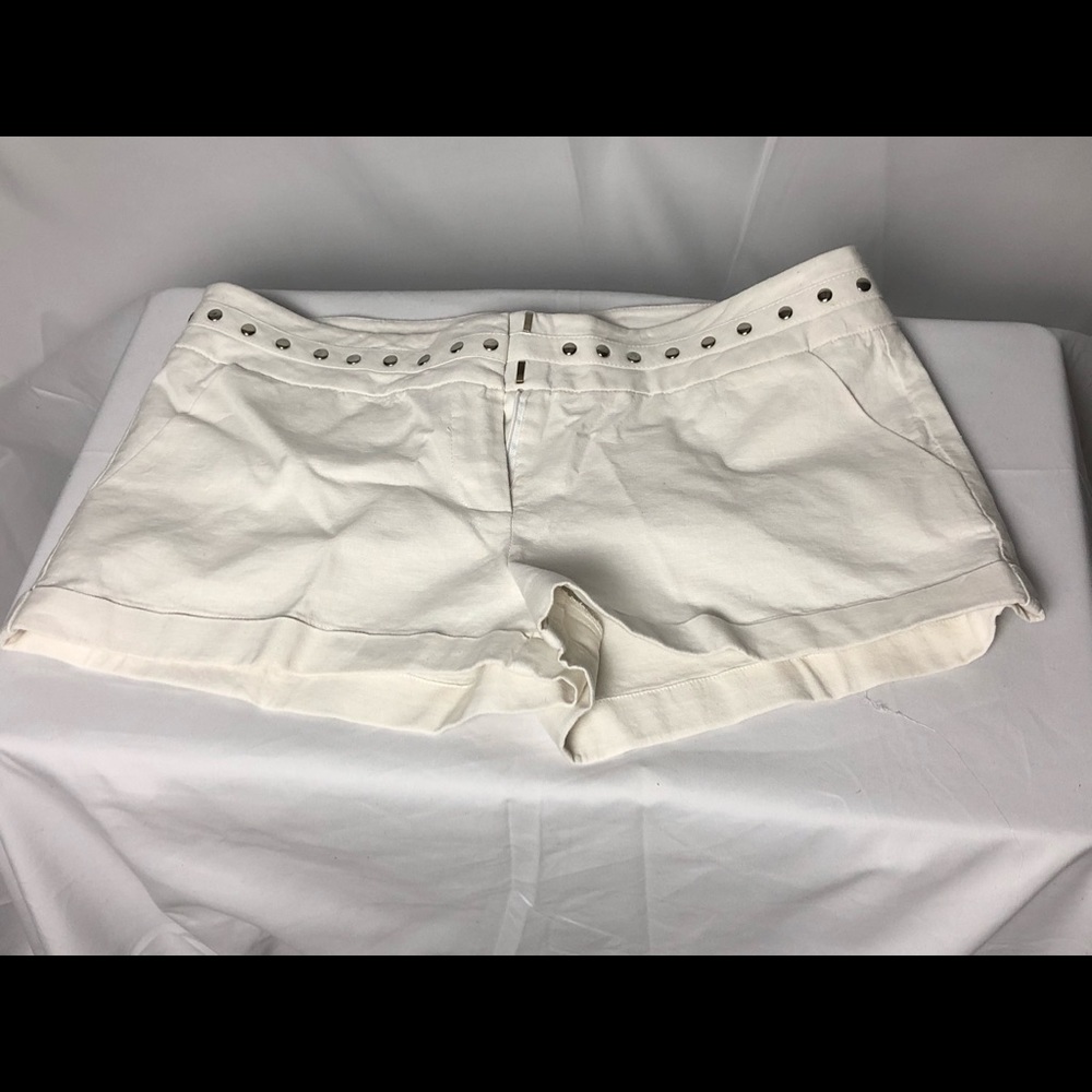 2b Bebe Off White Shorts